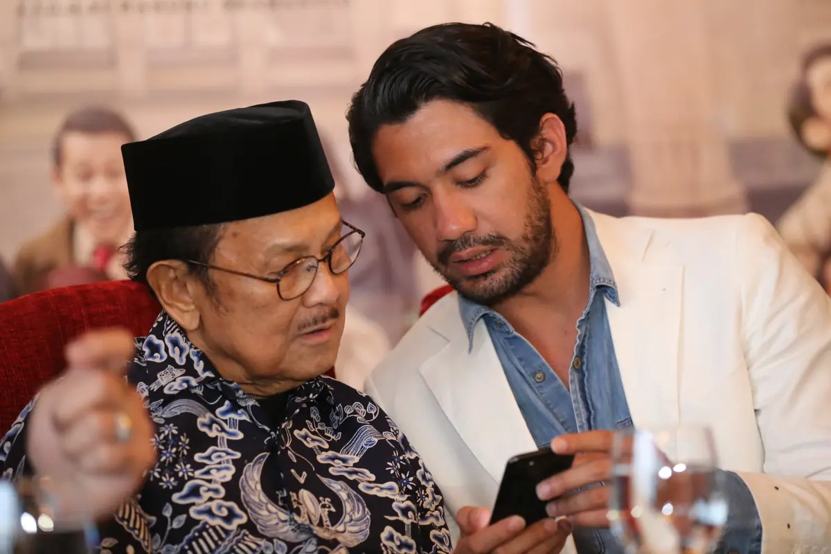 [Bintang] Reza Rahadian - BJ. Habibie