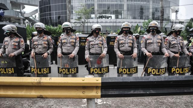 FOTO: Penjagaan Ketat Polisi di Sekitar Gedung DPR
