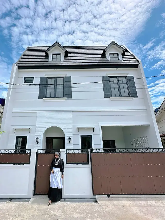 Potret Rumah Natalie Sarah Bergaya American Colonial