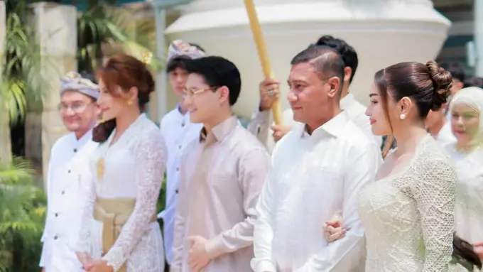 Tamara Bleszynski dan Nourah Sheivirah saat hadir di pertuangan Teuku Rasya dengan Cleantha Islan. [@nourahsheivirah]