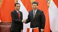 Presiden Joko Widodo dan Presiden China Xi Jinping (REUTERS/Feng Li)