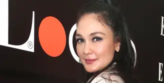 Artis cantik Luna Maya kini kerap menjadi panutan fesyen bagi khalayak banyak. Luna Maya memang selalu tampil stylish dan terlihat selalu memperhatikan detail busana yang dipakainya. (Galih W. Satria/Bintang.com)