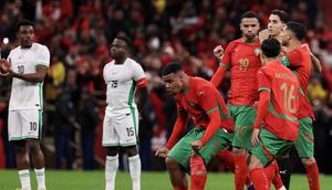 Situasi menegangkan terjadi saat Nigeria dan Maroko harus menuntaskan semifinal Piala Afrika 2025 lewat drama adu penalti, Kamis (15/1/2026) dini hari WIB. (FRANCK FIFE / AFP)