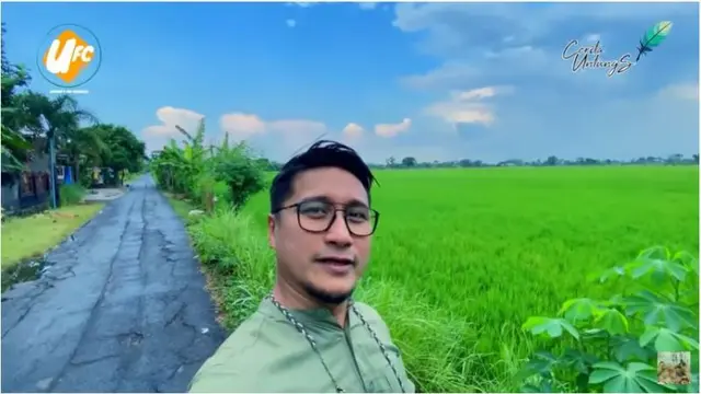 Ada Minimarket dan Masjid di Rumah Masa Kecil Arie Untung di Klaten