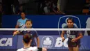 Greysia Polii/Nitya Krishinda bersiap menerima pukulan lawan di laga BCA Indonesia Open Superseries Premier, Jakarta, Rabu (18/6/14). (Liputan6.com/Miftahul Hayat)