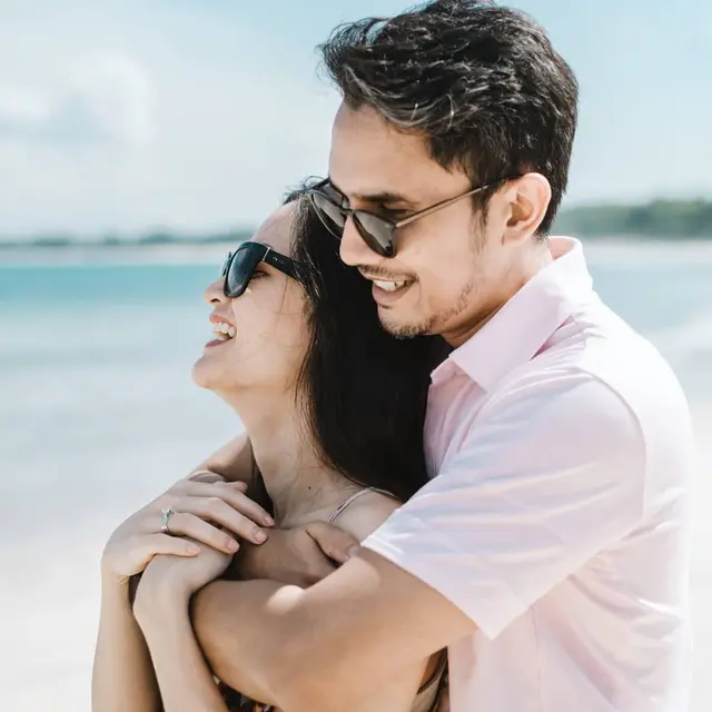 Disebut Crazy Rich Indonesia, Ini 6 Potret Ovi Dian dan Suami yang Jarang Tersorot