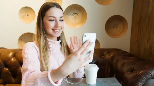 Ilustrasi video call