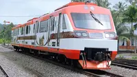 PT KAI mulai mengoperasikan kereta api Sibinuang rute Kota Padang - Naras Pariaman mulai 1 Agustus 2020. (Liputan6.com/ Novia Harlina)