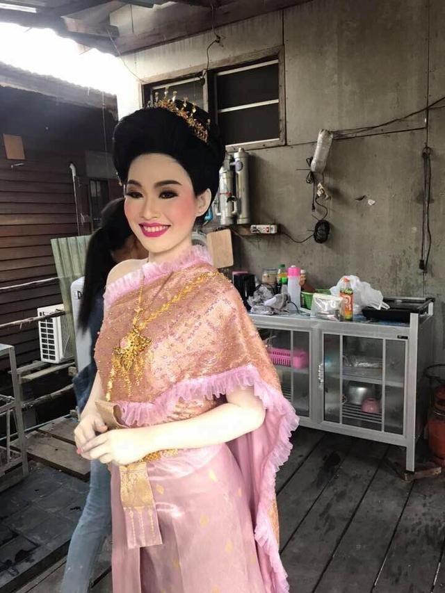 Enggak Hanya Muka, Makeup Di Sekujur Tubuh Pengantin Ini Bikin Geleng Kepala