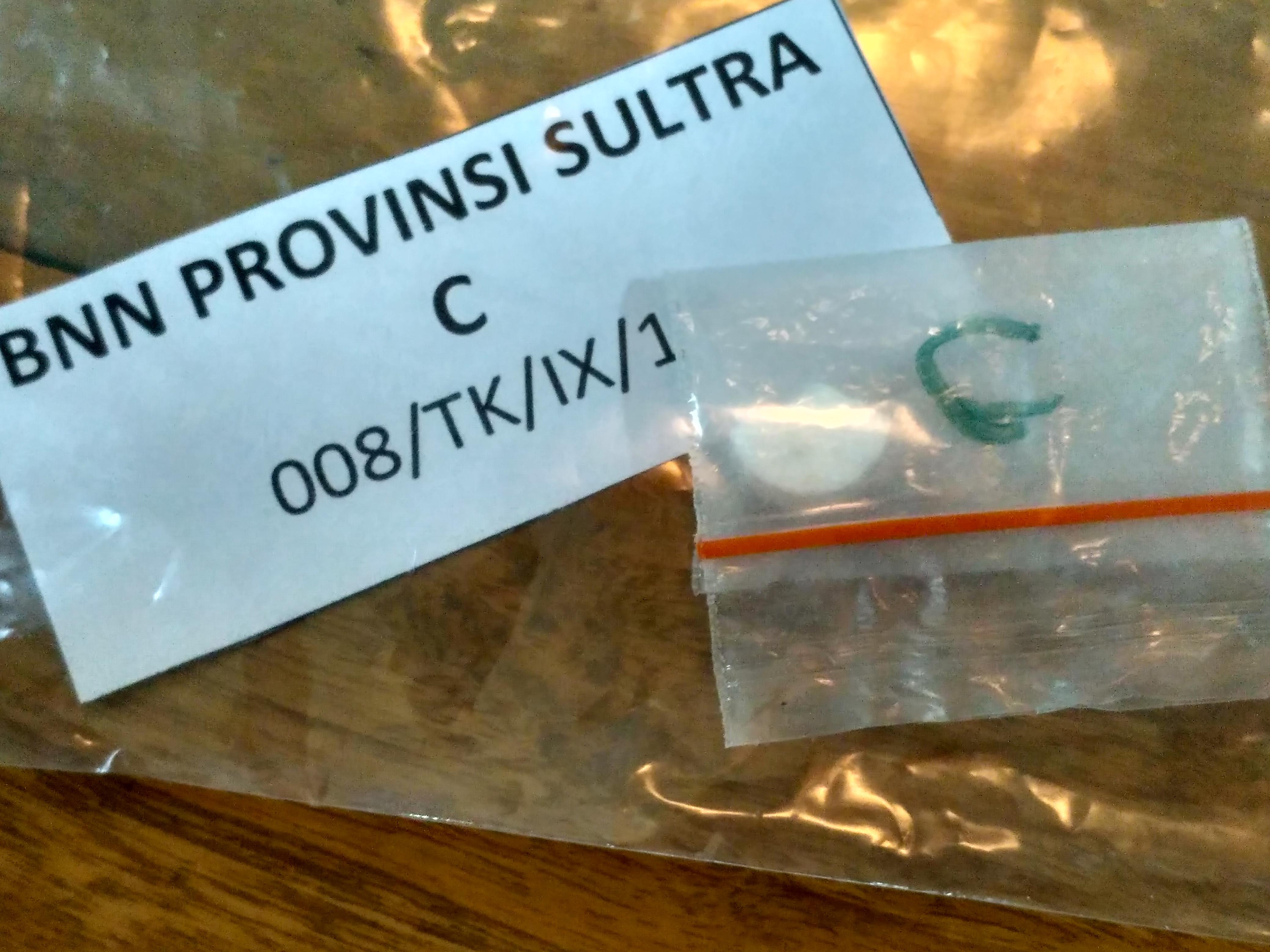 Berdasarkan hasil uji laboratorium BPOM RI terdapat dua jenis tablet PCC dari Kendari yang berbeda kandungan.