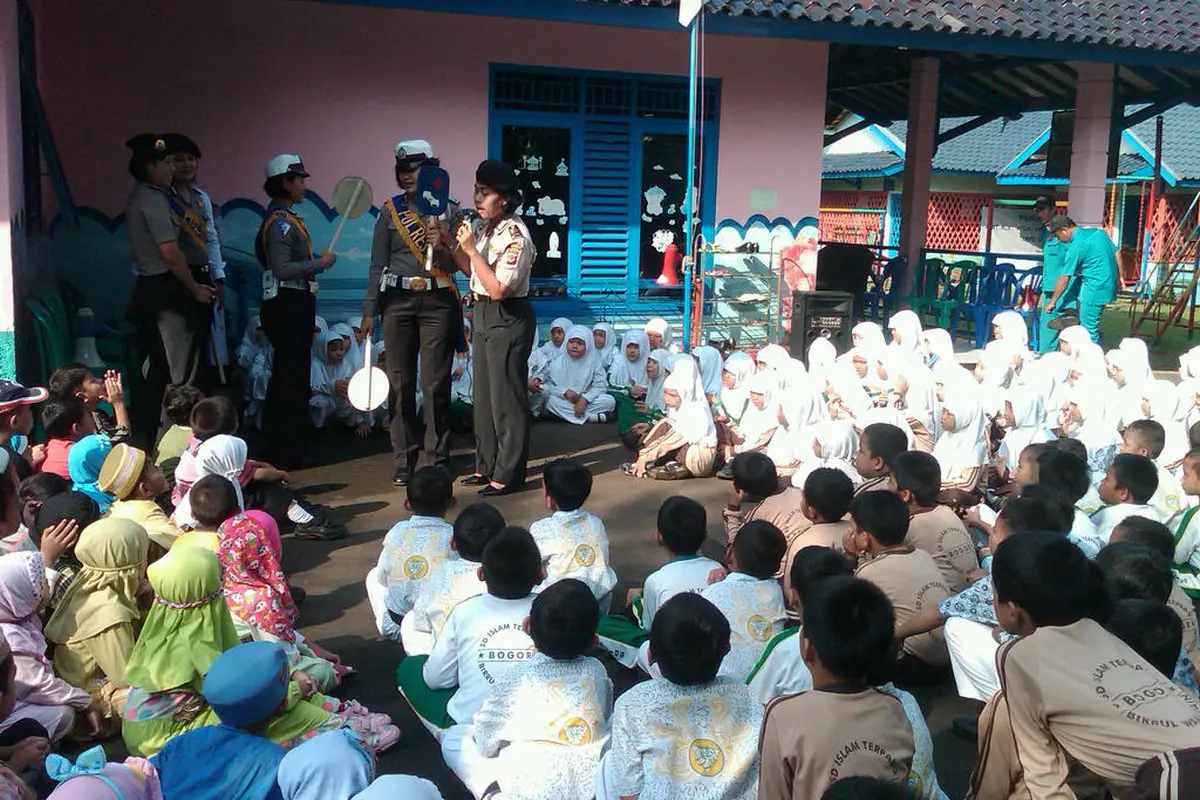 Cegah Kekerasan Seksual Anak, Polwan Bogor Bekali Siswa TK