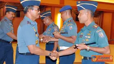 Citizen6, Surabaya: Prosesi kenaikan pangkat Pama, bintara dan tamtama di gelar di lapangan apel Sindoro Ratulangi, Detasemen Markas Kobangdikal, Bumimoro. (Pengirim: Penkobangdikal)