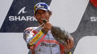 Di klasemen sementara, Enea Bastianini menempati posisi ke-3 dengan mengoleksi 94 poin di bawah Fabio Quartararo di posisi pertama dengan 102 poin dan Aleix Espargaro di posisi kedua dengan 98 poin. (AFP/Jean-Francois Monier)
