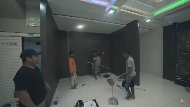 Namanya Makin Populer, Ini 7 Potret Kantor Baru Penyanyi Denny Caknan