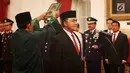 Irjen (Pol) Heru Winarko mengucapkan sumpah jabatan yang dipimpin oleh Presiden Jokowi dalam acara pelantikan Kepala BNN di Istana Negara, Jakarta, Kamis (1/3). Sebelumnya, Irjen Heru menempati jabatan Deputi Penindakan KPK. (Liputan6.com/Angga Yuniar)