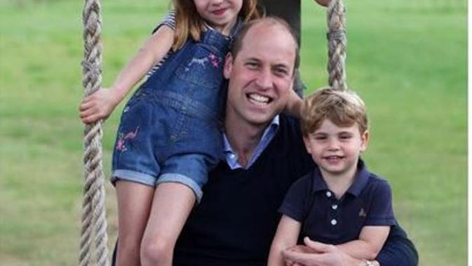 Pangeran William bersama ketiga anaknya. (dok.Instagram @kensingtonroyal/https://www.instagram.com/p/CBrAw7GFOv6/Henry)