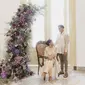 Pemotretan prewedding Kaesang Pangarep dan Erina Gudono pakai busana formal. (Sumber: Instagram/erinagudono)