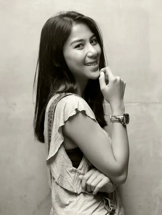 'Jadi pas adegan Omesh sama Dinda mau ciuman rupanya pacarnya Dinda saat itu muncul dan melihat dari jauh. Akhirnya berantem lah mereka. Akhirnya mereka putus,' ujar Mieke Amalia, sang produser. (Galih W. Satria/Bintang.com)