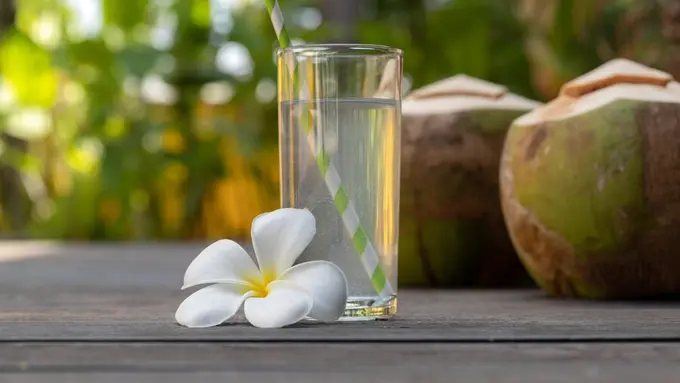 Air kelapa (Foto Dok: Freepik/eyesartist)