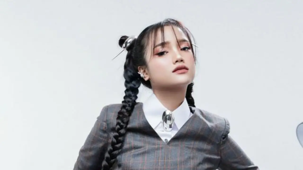 Transformasi Gaya Fuji di Pemotretan Terbaru (credit: https://www.instagram.com/fdphotography90/)