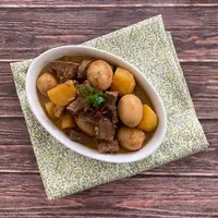 Ilustrasi semur daging spesial./Copyright shutterstock.com/g/Pawonike_gallery