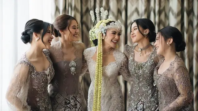 6 Potret Kebersamaan Mahalini dan Bridesmaid dari Akad Nikah hingga Resepsi