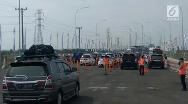 Berbagai tanggapan beragam diungkapkan para pemudik yang menggunakan tol fungsional Brebes Timur - Gringsing, Batang, Jawa Tengah. Tol fungsional sepanjang 105 kilometer itu telah dibuka sejak Senin 19 Juni lalu.