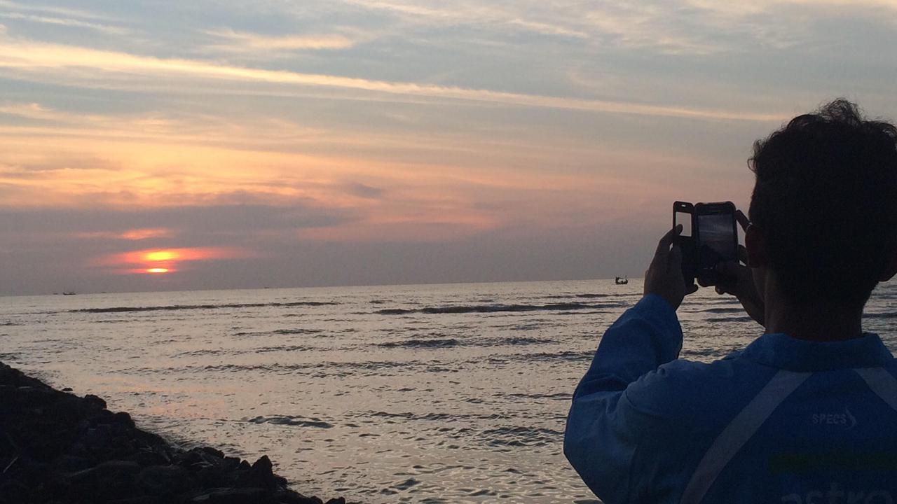 Pantai Kejawanan Cirebon 