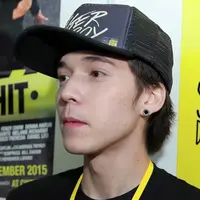 Stefan William membeberkan hubungannya dengan Celine Evangelista. 