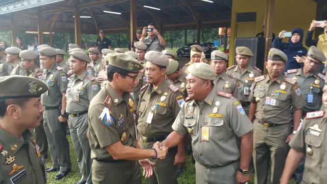 sandiaga satpol PP