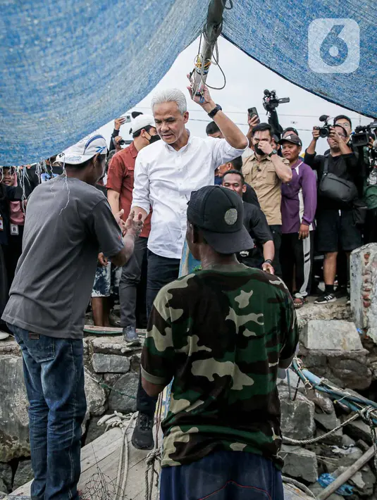 Perbincangan terkait kepastian harga solar yang wajar bagi nelayan. (Liputan6.com/Faizal Fanani)