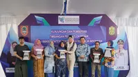 Wamendag Bagikan 50 Timbangan di Pasar Pandu Banjarmasin