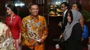 Menperin Saleh Husin saat menghadiri acara Pesona Batik Pesisir Utara Jawa Barat 2016, Jakarta, Kamis (19/05). Menperin mengapresiasi Yayasan Batik Jabar yang aktif mengembangkan batik dengan pendekatan edukasi. (Liputan6.com/Herman Zakharia)