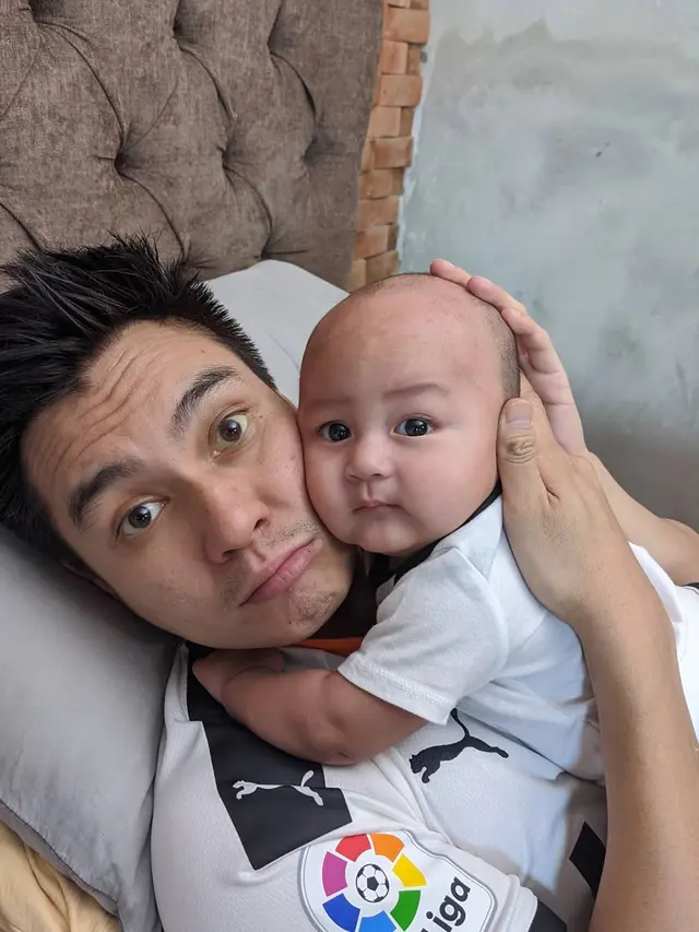 Menggemasakan, Ini 6 Gaya Terbaru Kiano Tiger Wong Anak Baim Wong Berambut Botak