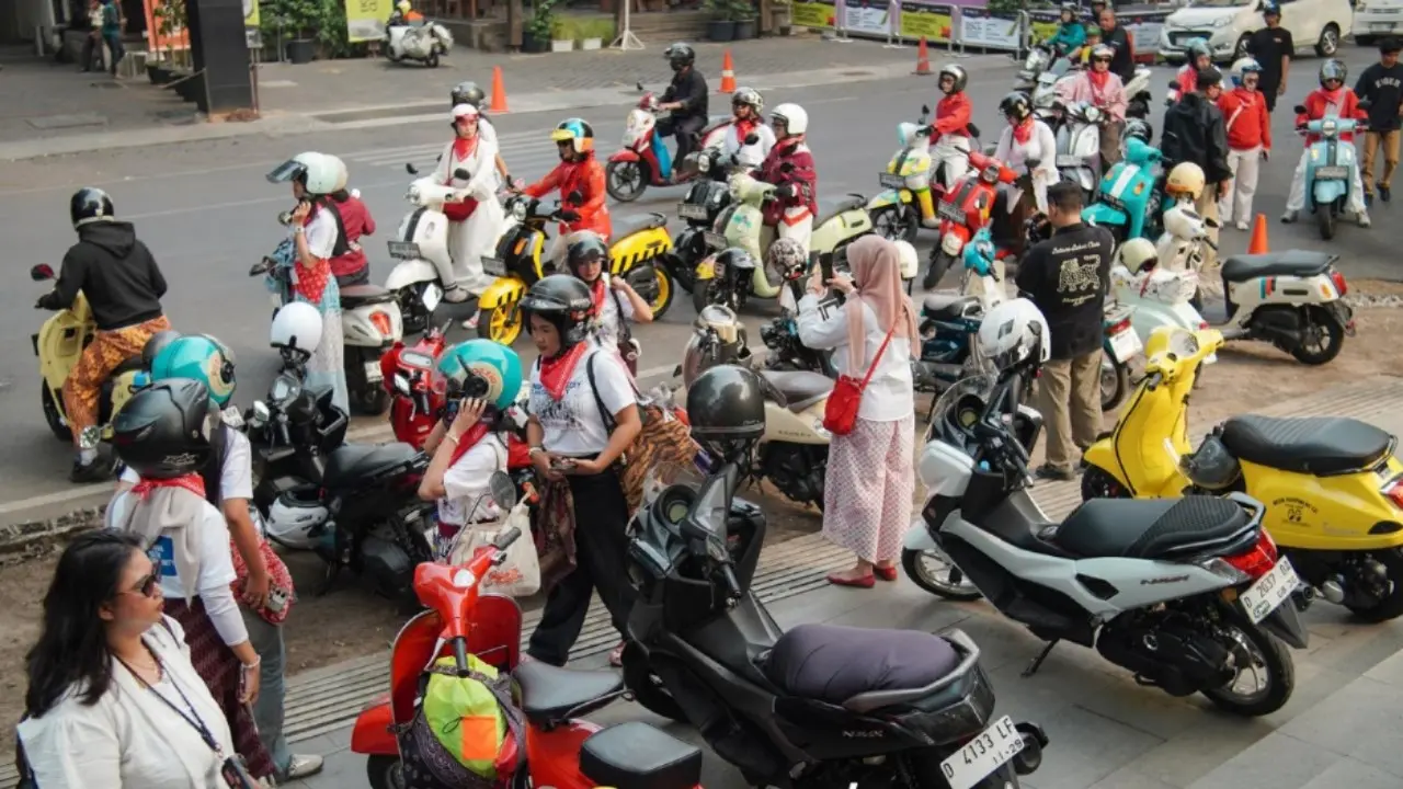Lady bikers