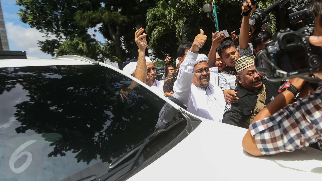 Habib Rizieq Tiba di Polda Metro Jaya 