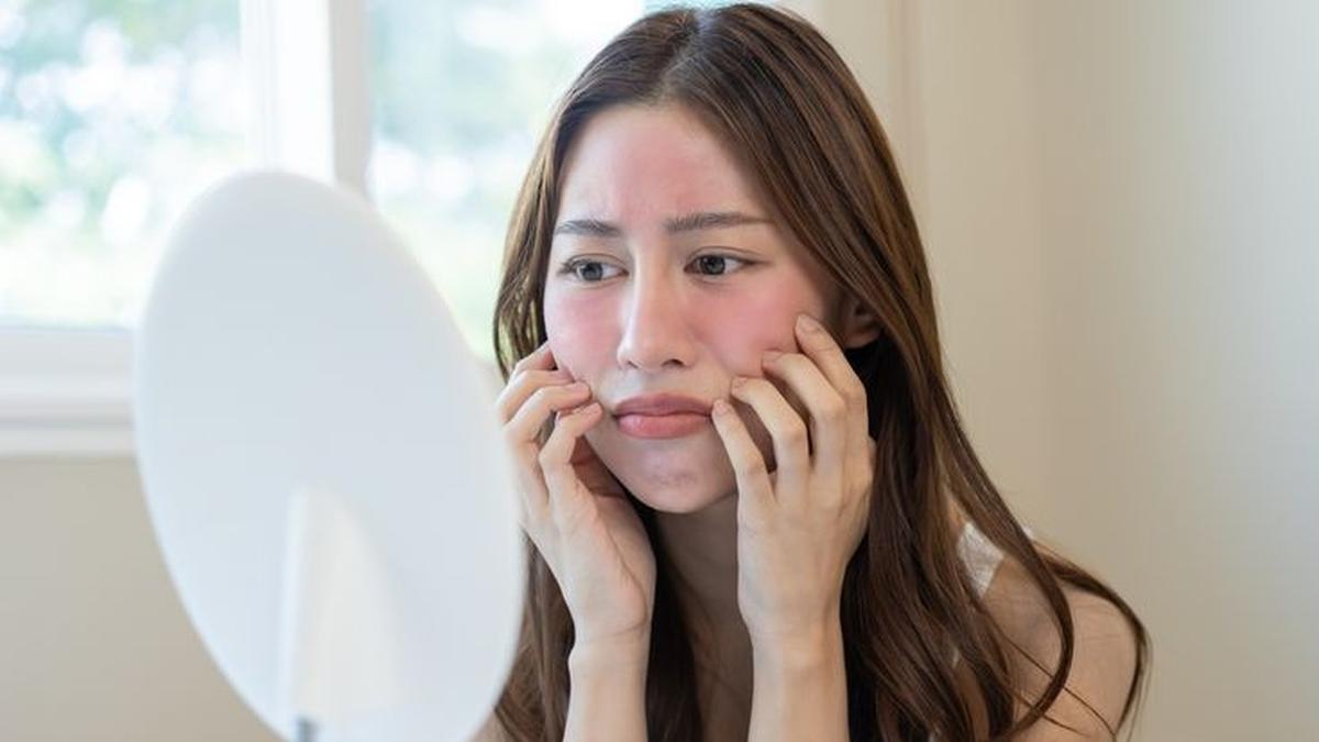 Waspada! 5 Kebiasaan Sehari-hari yang Diam-diam Merusak Kulit Wajah