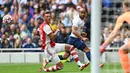 Tiga kali tampil bersama The Gunners termasuk laga perdananya melawan Brentford, Ben White ikut bertanggung jawab atas kekalahan yang berakibat mendapat hujatan sebab penampilannya dianggap jauh dari kata memuaskan. (AFP/Glyn Kirk)