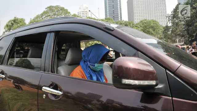 Aulia Kesuma Rekonstruksi Pembakaran Jasad Suami dan Anak Tiri