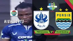 Striker PSIS Semarang, Ibrahim Conteh, gagal memanfaatkan peluang saat menghadapi Persib Bandung dalam lanjutan Gojek Liga 1 2018 bersama Bukalapak.