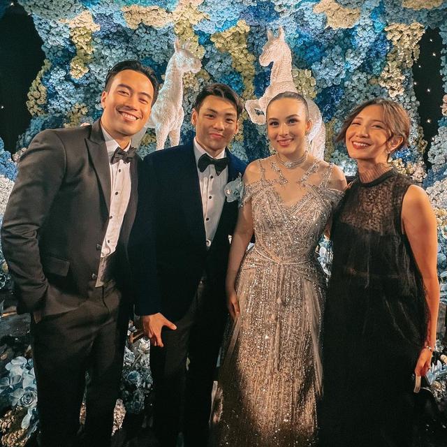 6 Potret Rekan Artis di Acara Resepsi Pernikahan Chelsea Islan dan Rob Clinton