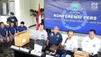 Petugas BNNP Jawa Tengah memberi keterangan saat rilis kasus peredaran narkoba di halaman Kantor BNNP Jawa Tengah, Semarang, Rabu (20/3). BNNP Jawa Tengah membongkar praktik peredaran narkotika yang diduga diotaki oleh narapidana. (Liputan6.com/Gholib)