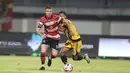Hingga akhir pertandingan, skor tidak berubah. Persija unggul 1-0 atas Madura United. Kemenangan ini membuat Persija Jakarta naik ke peringkat dua klasemen sementara BRI Super League 2025/2026 dengan 17 poin. (Bola.com/Abdul Aziz)