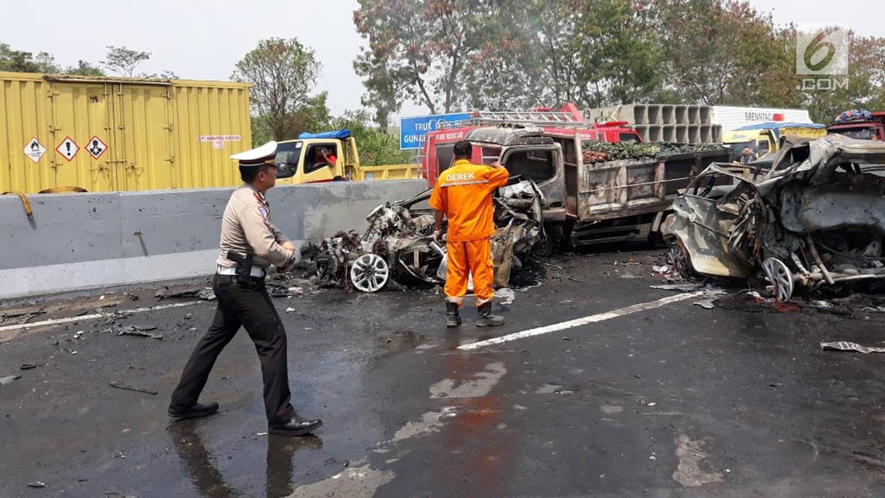 Tewaskan 7 Orang, Begini Penampakan Kecelakaan Maut Tol Cipularang