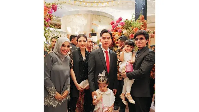 7 Potret Tamu Seleb di Pernikahan Wakil Ketua MPR RI, Komeng hingga Merry Riana