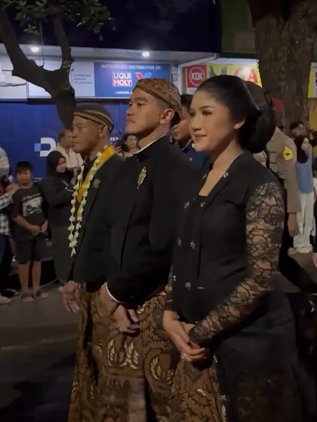 Erina Gudono tampil anggun saat peringatan 1 Suro (Instagram/erinagudono)