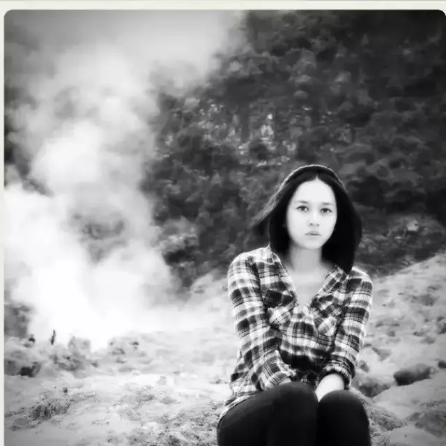 6 Foto Lawas Aura Kasih Saat Awal Karier, Bikin Pangling