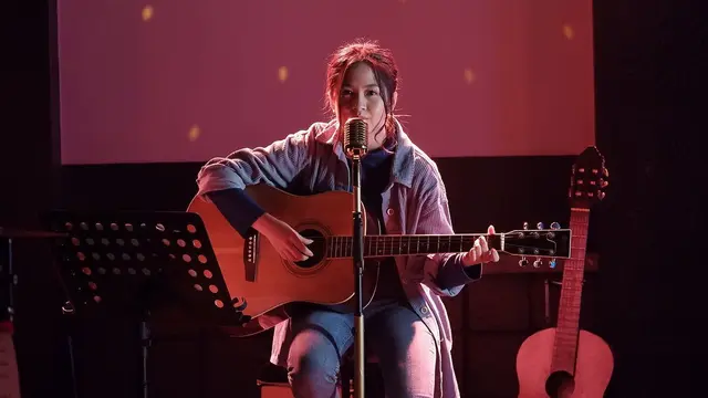 Komentari Fuji Main Film, Ini 6 Potret Hasyakyla Utami Lakoni Berbagai Peran