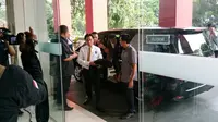 Yusril Ihza Mahendra saat tiba di kantor DPP PDIP Jakarta. (Liputan6.com/Nanda Perdana Putra)