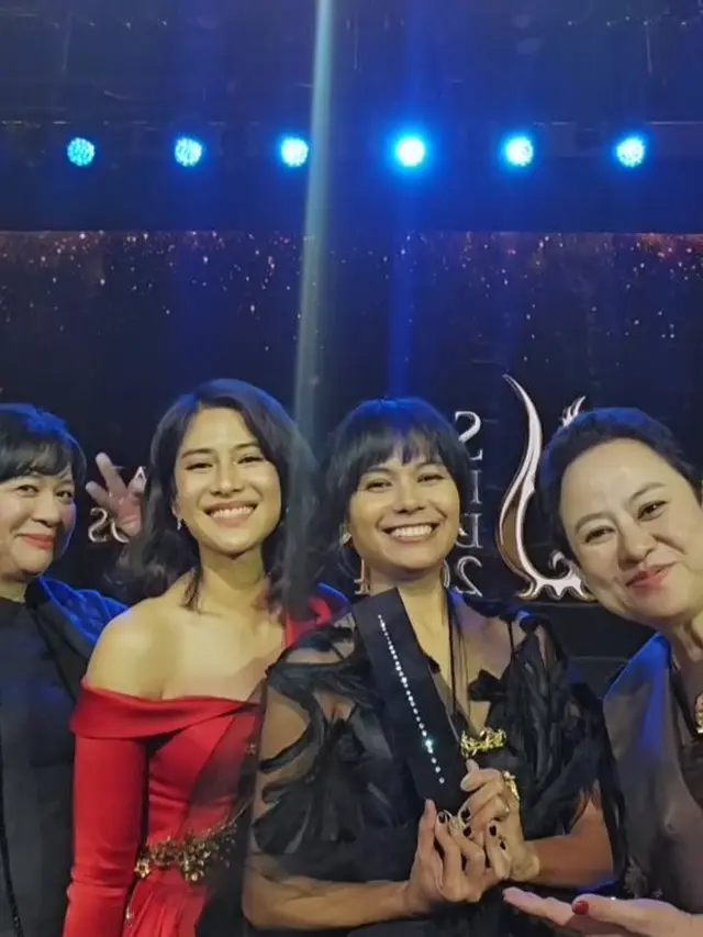 Gadis Kretek menang di Seoul International Drama Awards 2024. (Instagram/ therealdisastr)